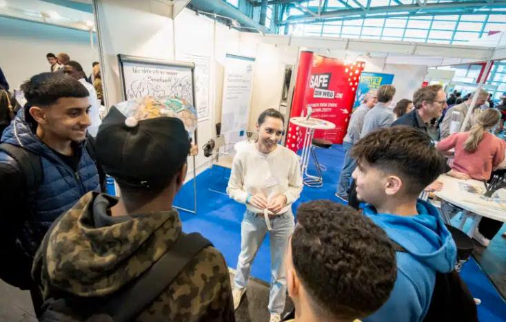 Discover the Einstieg Frankfurt Fair: A key event for companies and institutions looking to connect with the next generation of professionals.