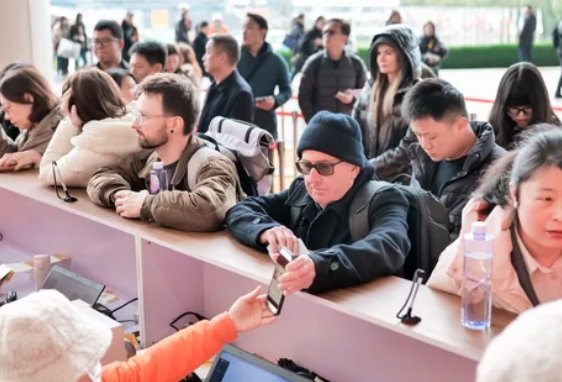 xhibitors and visitors engage in face-to-face discussions, building valuable partnerships and expanding their networks within the textile industry.