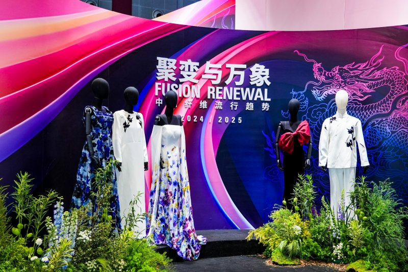 Step into a world of colors and textures at Yarn Expo. From natural fibers to smart textiles, discover the latest breakthroughs in the industry. 